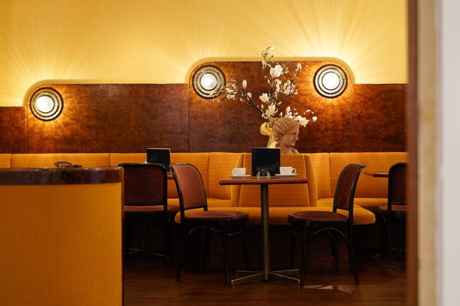 Foto eines Raumes aus dem Café Schafheutle in der Innenstadt von Heidelberg