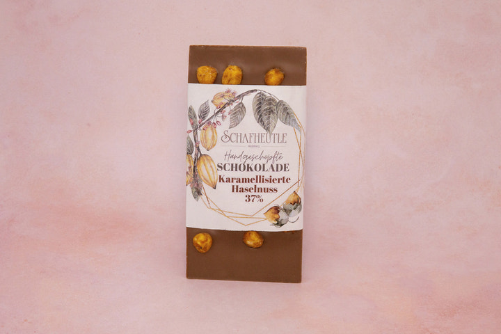 Vollmilch-Schokolade mit karamellisierten Haselnüssen