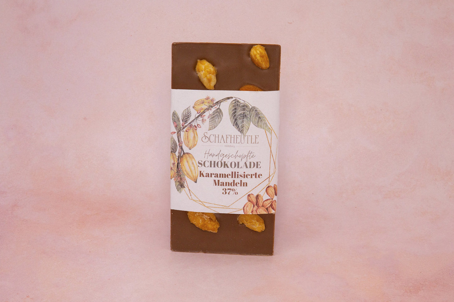 Milk chocolate with roasted almonds
